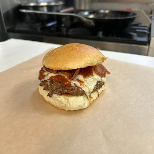 PIZZA BURGER.