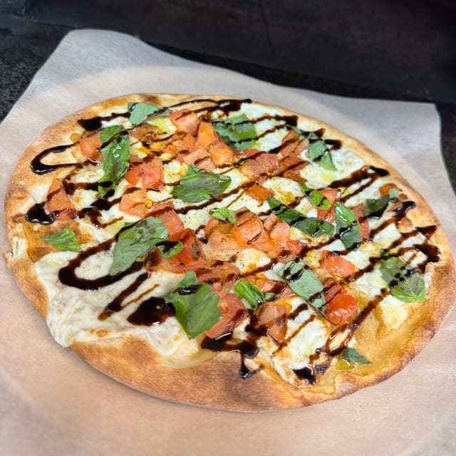 (10") CAPRESE PIZZA.
